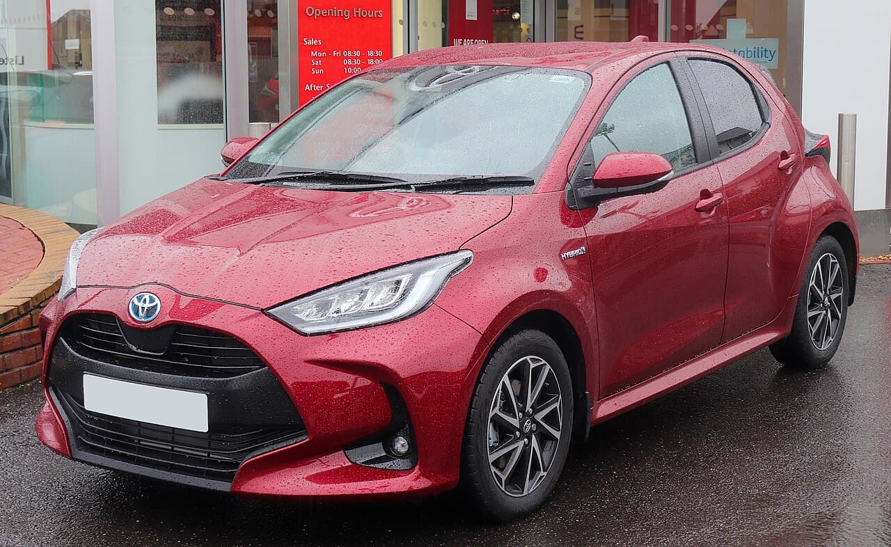 Toyota Yaris o modello simile